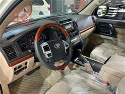 تۆیۆتا لاند کروزەر